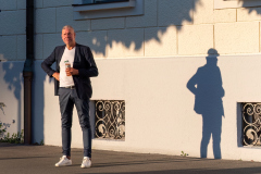Mann-mit-Schatten-1-von-1