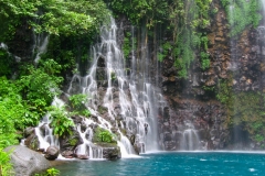 Wasserfall im Urwald Philippinen